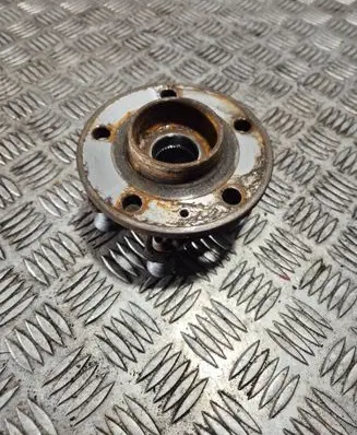 Volvo XC60 Front wheel hub 32246177