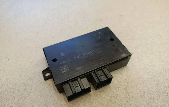 Volkswagen Tiguan Tow bar trailer control unit/module 1K0907383G 3B001001 5DS01015431