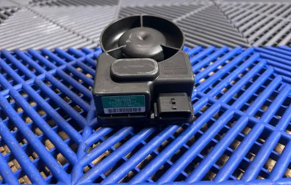 Lexus CT 200H Alarm system siren 8904076011
