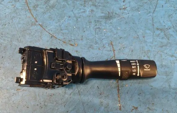 Hyundai Elantra Gear shift switch/knob 934201U000