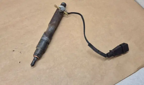 Audi A3 S3 8L Fuel injector 028130201S
