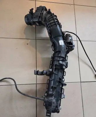 BMW 5 G30 G31 G38 Intake manifold 8513655 16112320254