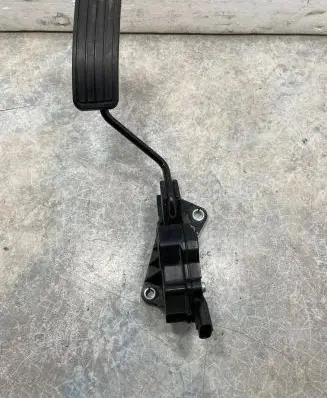 Subaru Legacy Accelerator throttle pedal 36010AG110 07K17A00710 1988007090