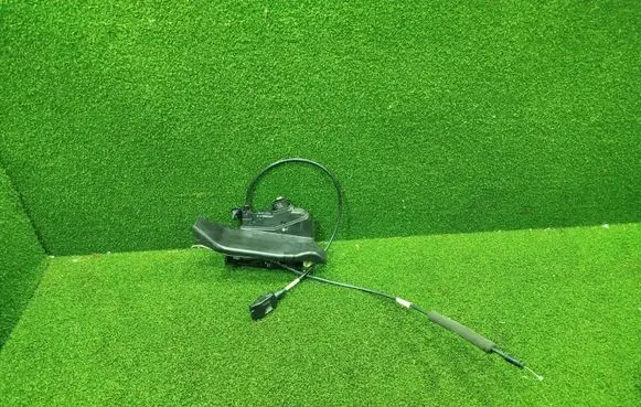 Renault Trafic III (X82) Front door lock 93457080 40517241
