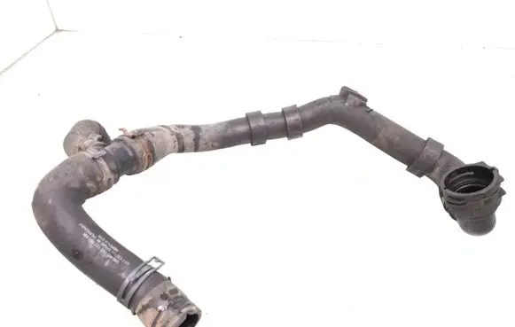 Engine coolant pipe/hose