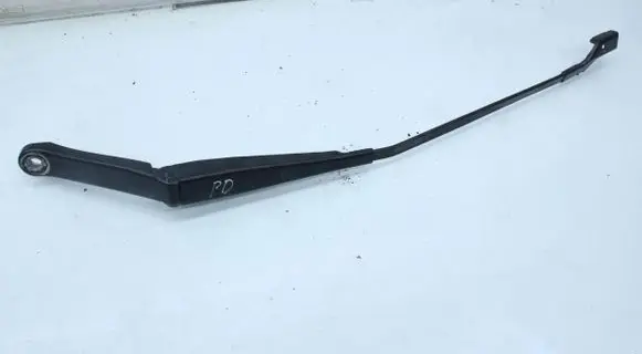 Front wiper blade arm