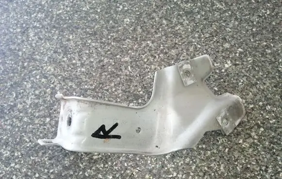 Opel Insignia A Fender mounting bracket