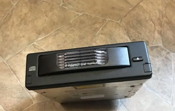BMW 6 E63 E64 CD/DVD changer 6938975
