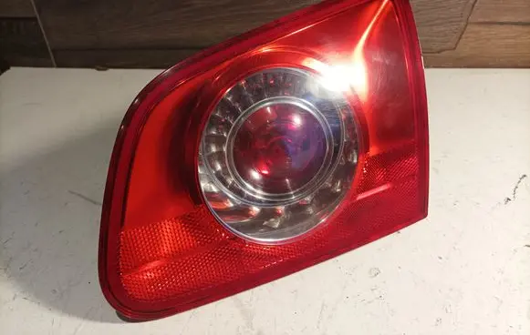 Volkswagen PASSAT B6 Tailgate rear/tail lights