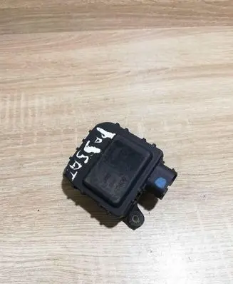 Volkswagen PASSAT B5 Air flap motor/actuator 0130801215