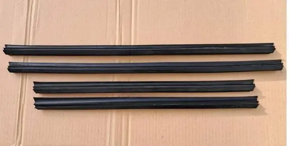 Mercedes-Benz W123 Front door rubber seal 1237251065