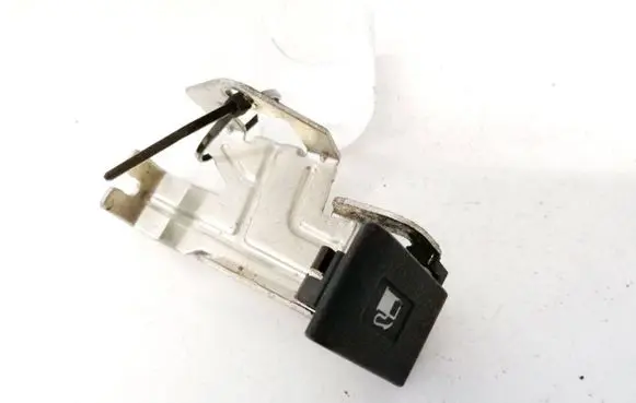 Honda CR-V Fuel tank opening switch 