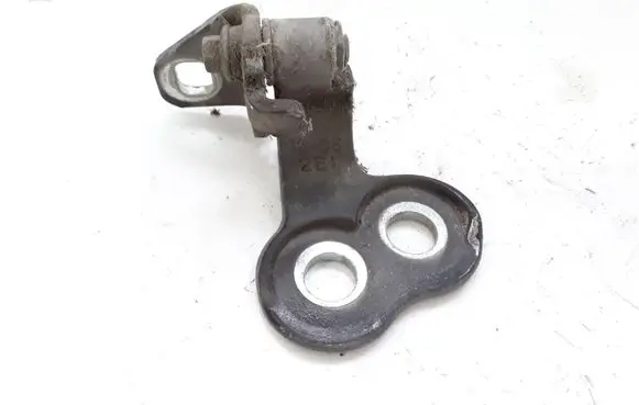 Ford Focus Front door lower hinge 13052E1