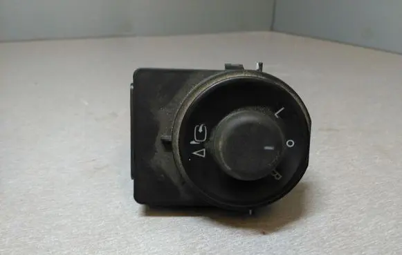 Opel Insignia A Wing mirror switch 13271833 211727