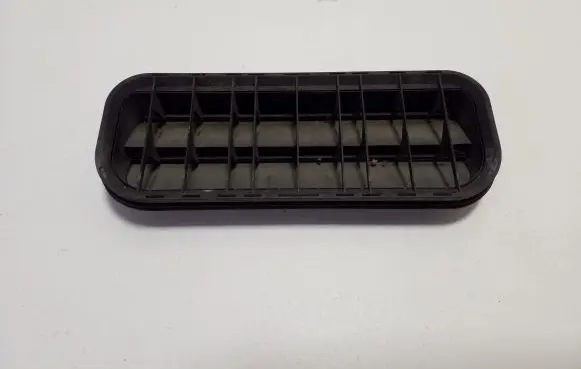 Volkswagen Amarok Quarter panel pressure vent 7E0819181