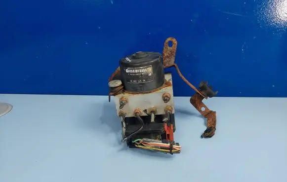 Peugeot 206 ABS Pump 9632539480 10094811053