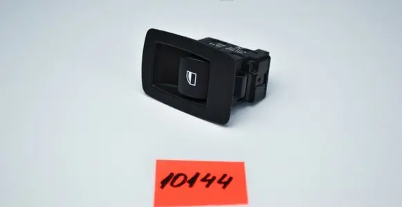 BMW 5 E60 E61 Electric window control switch 9113773