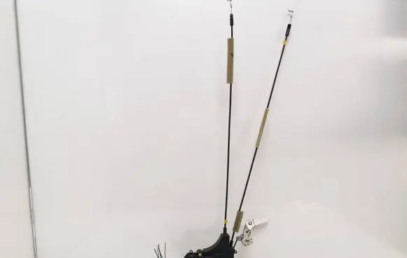 Mitsubishi Grandis Front door lock