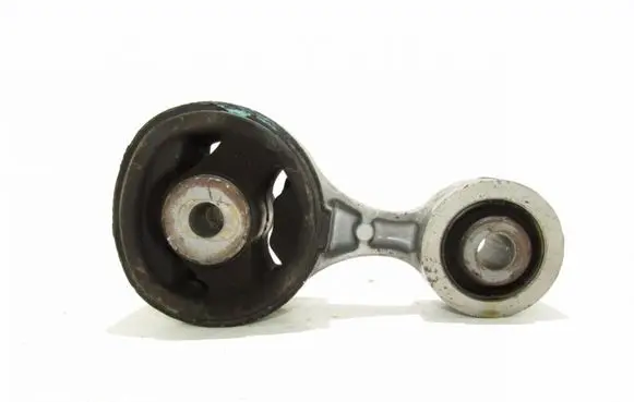 Honda CR-V Engine mount bracket