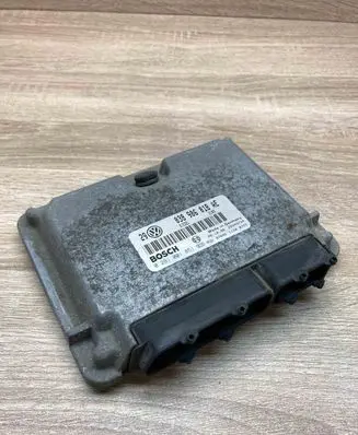 Volkswagen Golf IV Engine control unit/module ECU 038906018AE 0281001851