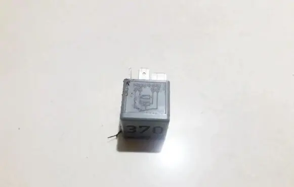 Audi A6 S6 C5 4B Other relay 8d0951253 v23134-j52-x300