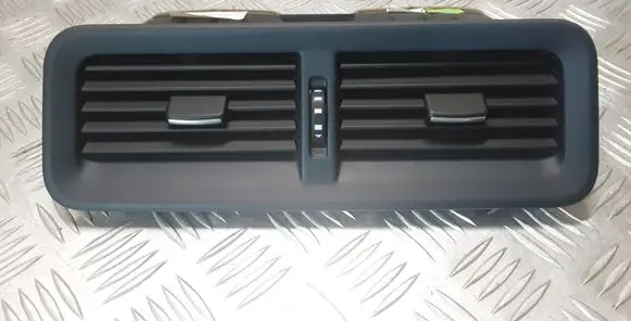 Rear air vent grill
