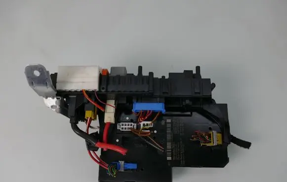 Mercedes-Benz C W204 SAM control unit 2049060805