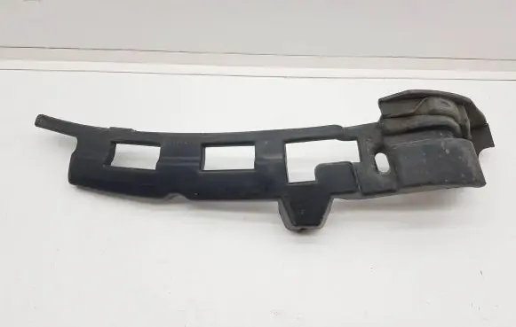 Mercedes-Benz GLA W156 Front bumper mounting bracket A1568850101
