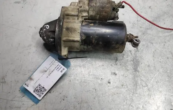 Volkswagen PASSAT B5 Starter motor 058911023B