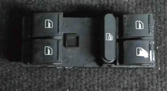 Volkswagen Golf V Electric window control switch 1K4959857
