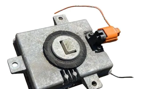 Mazda 3 I Headlight ballast module Xenon W3T11371