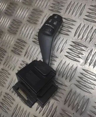 Ford Focus Wiper control stalk 17D940