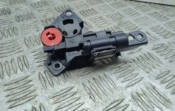BMW 5 F10 F11 Armrest lock 1600320