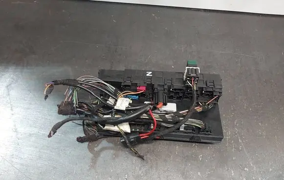 Mercedes-Benz C W203 SAM control unit 2095451501
