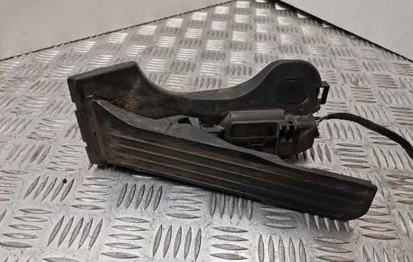 Volkswagen Touran I Accelerator throttle pedal 1T1723503H 6PV00868900