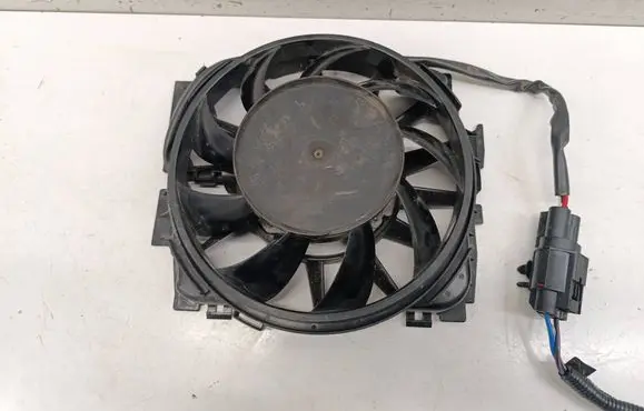 Volvo XC90 Radiator cooling fan shroud