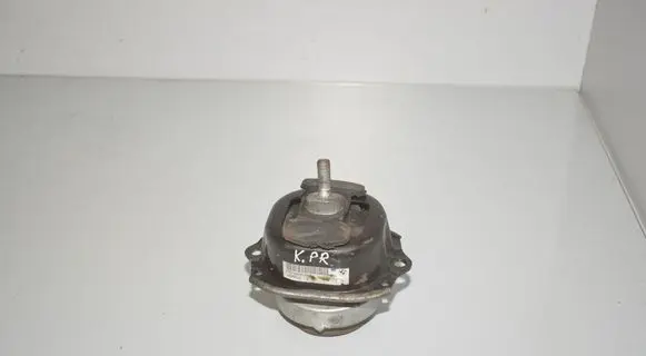 Engine mount bracket