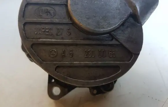 Mercedes-Benz E W210 Vacuum pump A6122300065