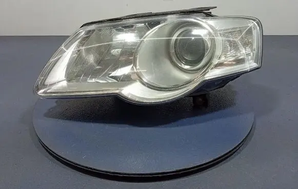Volkswagen PASSAT B6 Headlight/headlamp 3C0941005N