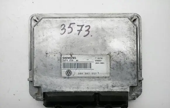 Volkswagen PASSAT B5 Engine control unit/module 3B0907557