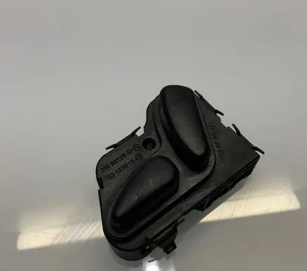 Mercedes-Benz E W211 Seat control switch 2108213851 03463815 A2108213851