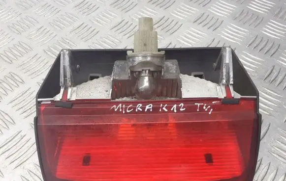 Nissan Micra Third/center stoplight 270330