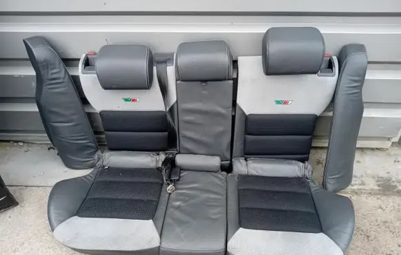 Skoda Octavia Mk2 (1Z) Second row seats 