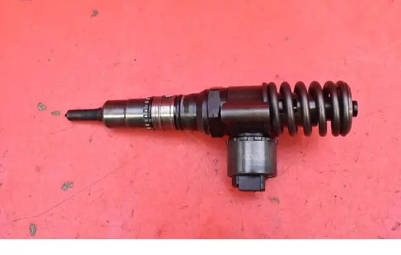 Skoda Octavia Mk2 (1Z) Fuel injector 03G130073G