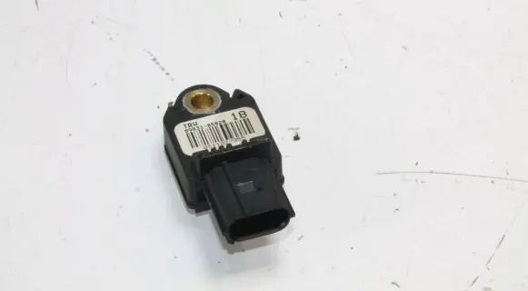 Toyota Verso-S Airbag deployment crash/impact sensor 8983105020