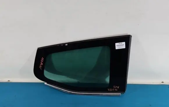 Peugeot 5008 Rear side window IMPRK1528561