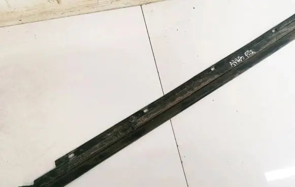 Audi A4 S4 B5 8D Front door glass trim molding 8D0837477