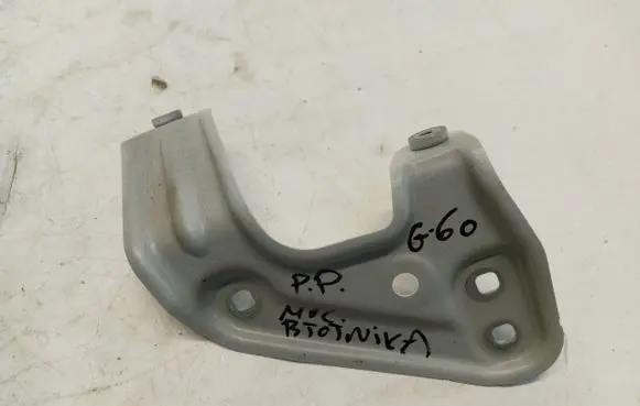 Fender mounting bracket