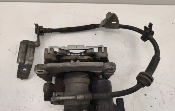 Chrysler Pacifica Rear brake caliper 6426246 116RH