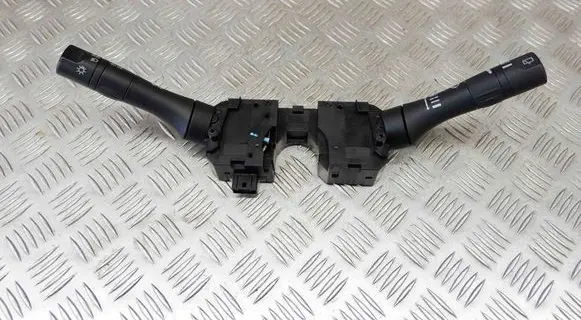 Wiper turn signal indicator stalk/switch